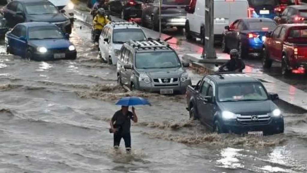 La perla del Pacifico colapsa por fuertes lluvias