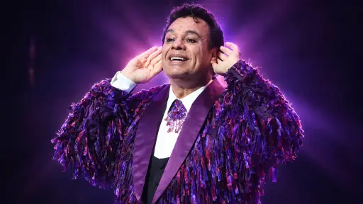 Juan Gabriel en el escenario del Nokia Theatre ,JC Olivera
